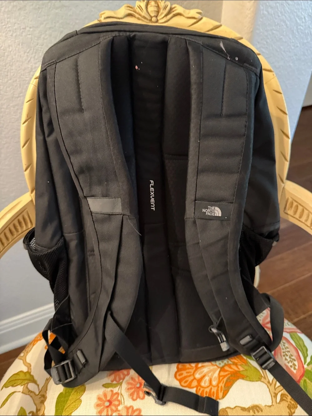 The North Face compact black